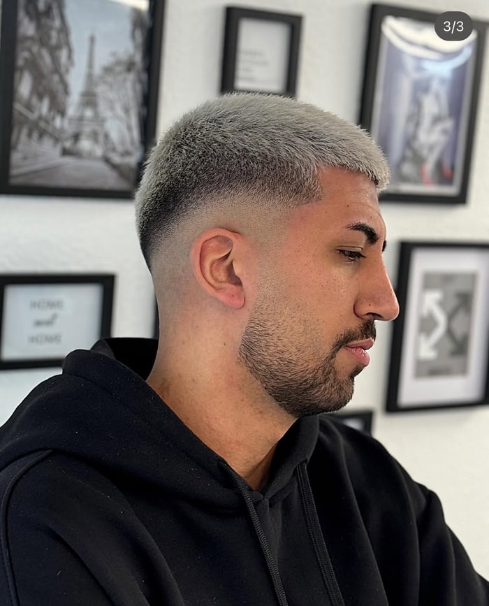 Professioneller Fade Cut mit Bart