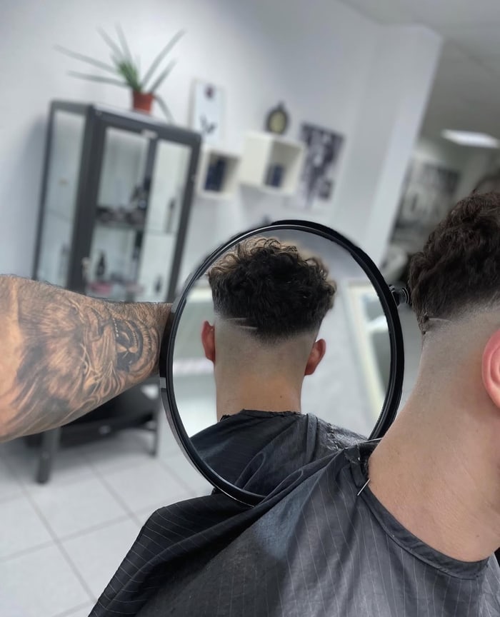 Präzise Haarschnitt Technik